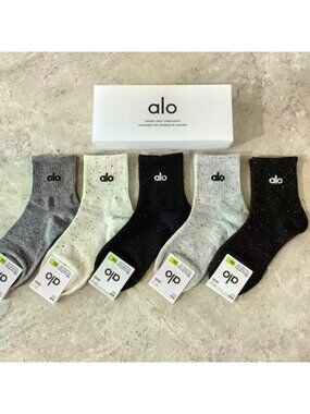 A34- ALO Yoga Women's Speckled Neutral Half-Crew Socks 5-Pair Box Set - NWT